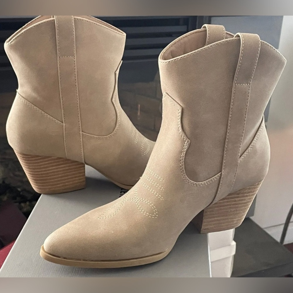 NWOT RACHEL ZOE rocky taupe boots size 10 no box - Picture 8 of 12